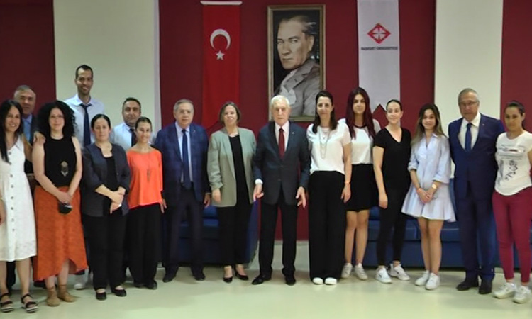 Prof.Dr. Mehmet Haberal,Öğrencilerin Heyecanına Ortak Oldu