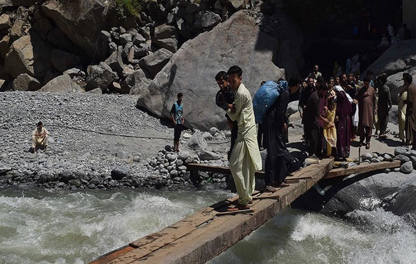 Pakistan'da sel bölgelerindeki 5 milyon kişi salgın riskiyle karşı karşıya