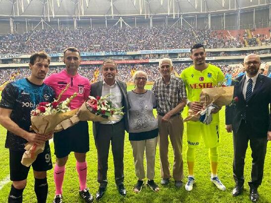 Huzurevi sakinlerinin Adana Demirspor-Trabzonspor maçı heyacanı