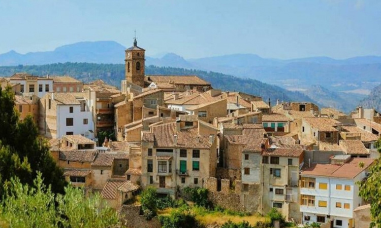 İspanya'da Satılık Köy