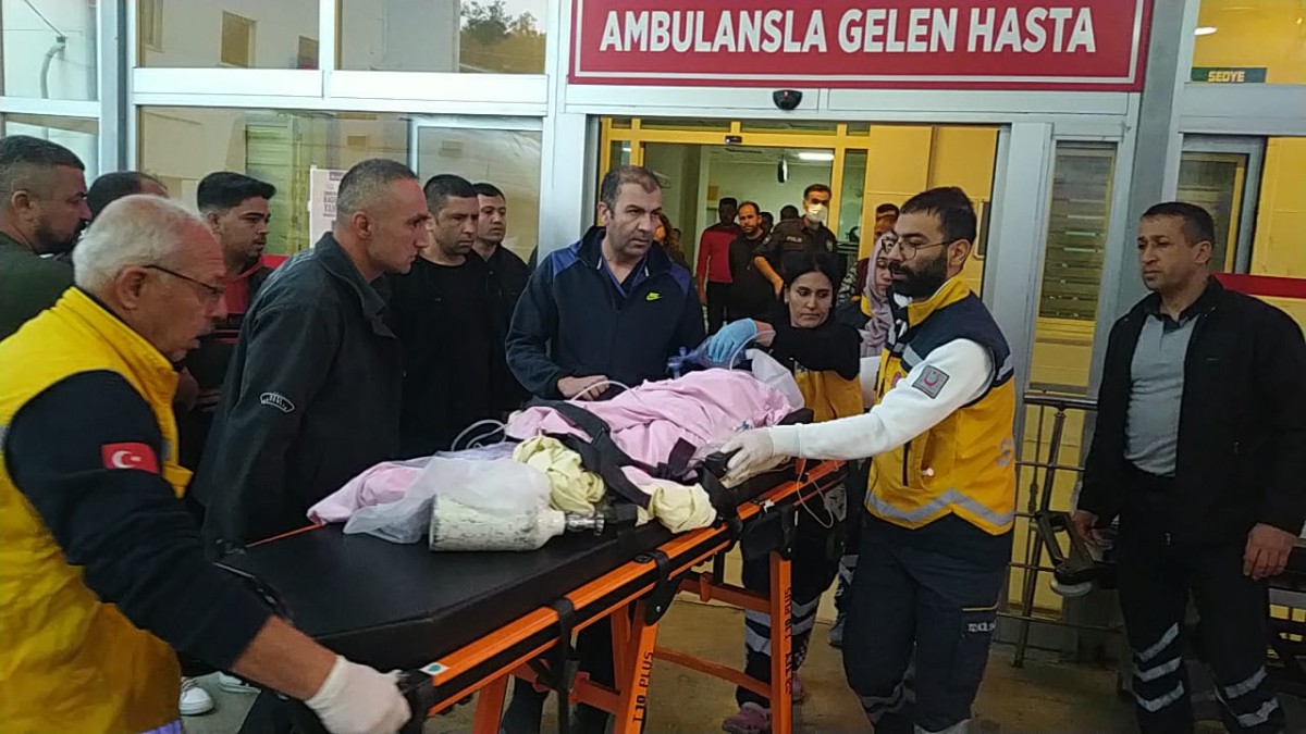 Adana'da otomobilin çarptığı çocuk ağır yaralandı