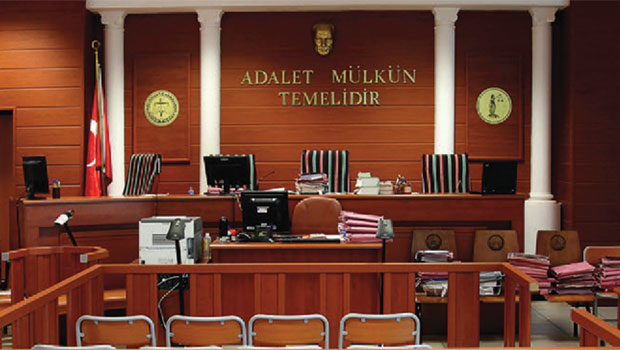Adana'da FETÖ davasında yargılanan 3 sanığa 6 yıl 3'er ay hapis cezası verildi