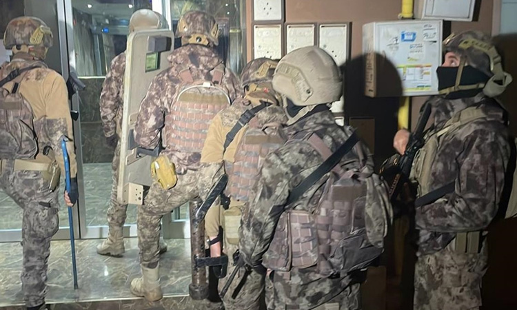 Mersin'de 15 FETÖ şüphelisinin yakalanması için operasyon başlatıldı