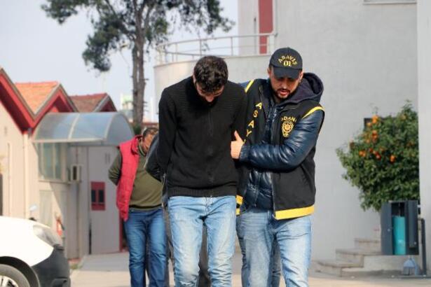Suriyeli esnafı adliyeye yönlendirip, oğlundan para ve altınlarını alan dolandırıcılar yakalandı