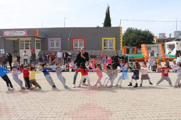 Kozan'da depremzede çocuklara eğlence
