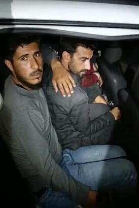 Göçmenleri taşıyan 7 kişilik otomobilden 12 kişi çıktı
