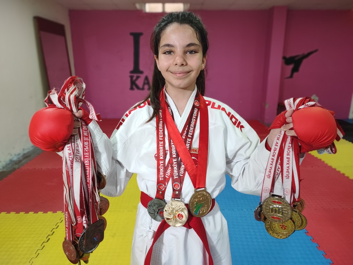 6 yaşında karateye başladı, 12 yaşında 60 madalyası var