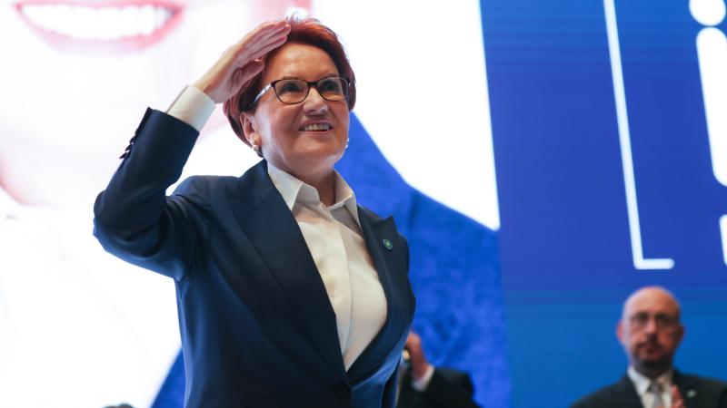 Meral Akşener İyi Parti'de yeniden genel başkan seçildi