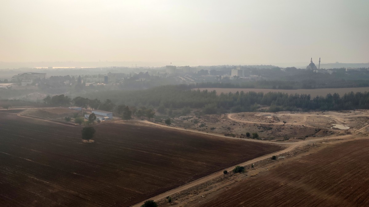 Bilinçsiz çiftçinin yaktığı anız, Adana'yı boğuyor