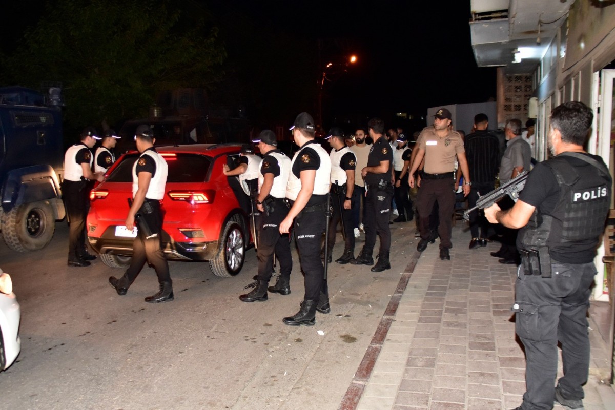 Adana’da narkotik polisi, uyuşturucu tacirlere göz açtırmıyor
