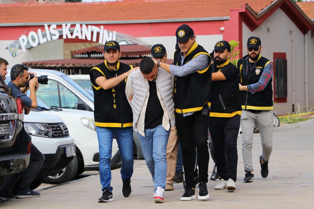 Adana’da uyuşturucu operasyonunda yakalanan 3 torbacı tutuklandı