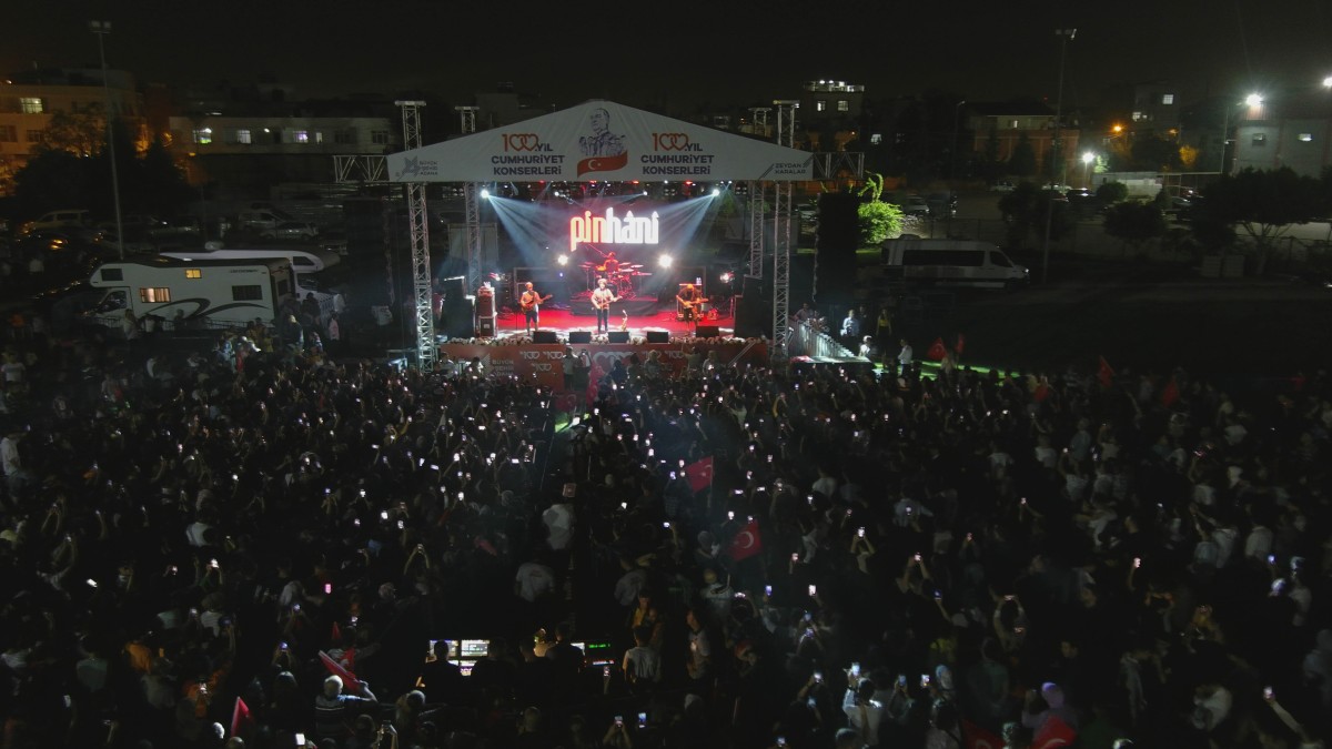 Adana Büyükşehir Belediyesi'nin Cumhuriyet kutlamaları sürüyor
