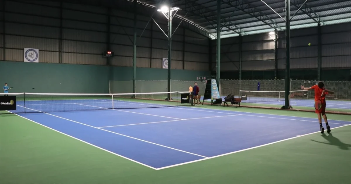 Adana'da 14 Yaş Milli Takım Belirleme Tenis Turnuvası Başladı
