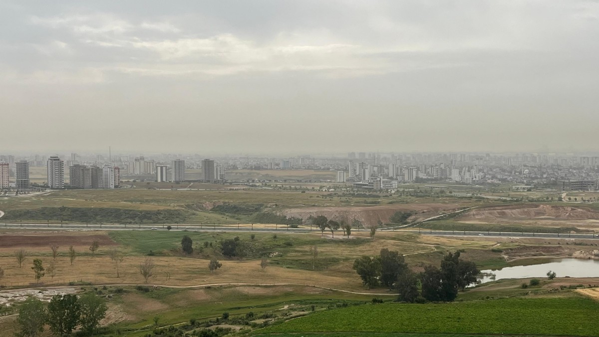 Adana’da toz bulutu etkili oldu