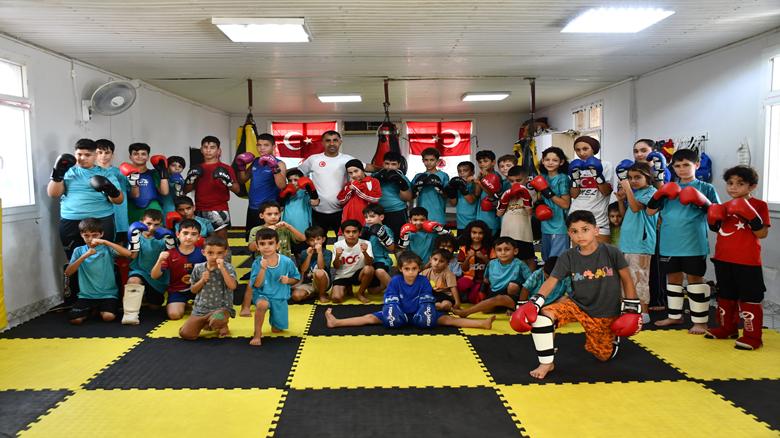 Adana'da Wushu antrenörü muhtar, mahallesindeki çocuk ve gençlere savunma eğitimi veriyor