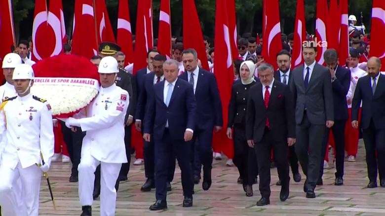 19 Mayıs'ta, Milli Sporcular ve Heyetler Anıtkabir'de