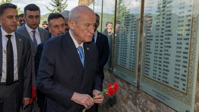 MHP Genel Başkanı Bahçeli, Kızılcahamam'da Ülkücü Şehitler Anıtı'nı Ziyaret Etti