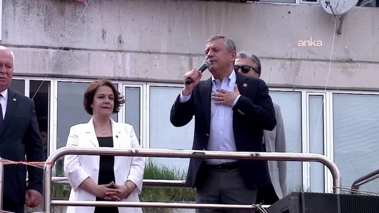 Özgür Özel: Bizim Yürüyüşümüz 103'üncü Yılında Yeniden Halkın İktidar Olması Mücadelesidir