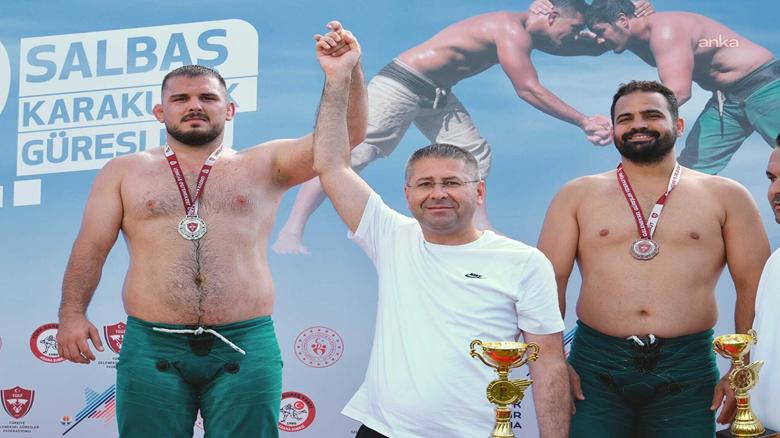Adana'da 22. Salbaş Karakucak Güreşleri'nde başpehlivan Mehmet Çelebi oldu
