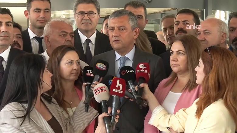 Özgür Özel: Tüm partililerimizi görevden alınan il başkanlıklarımıza davet ediyorum