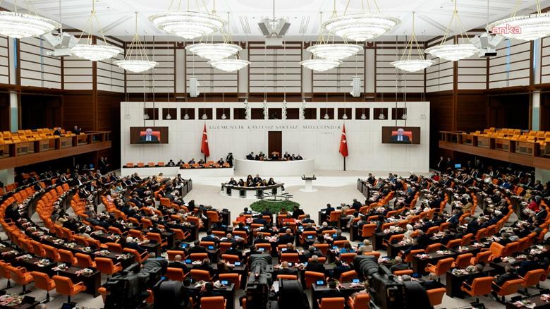 TBMM’ye aralarında Özgür Özel'in de olduğu 12 milletvekiline ait toplam 14 dokunulmazlık dosyası sunuldu