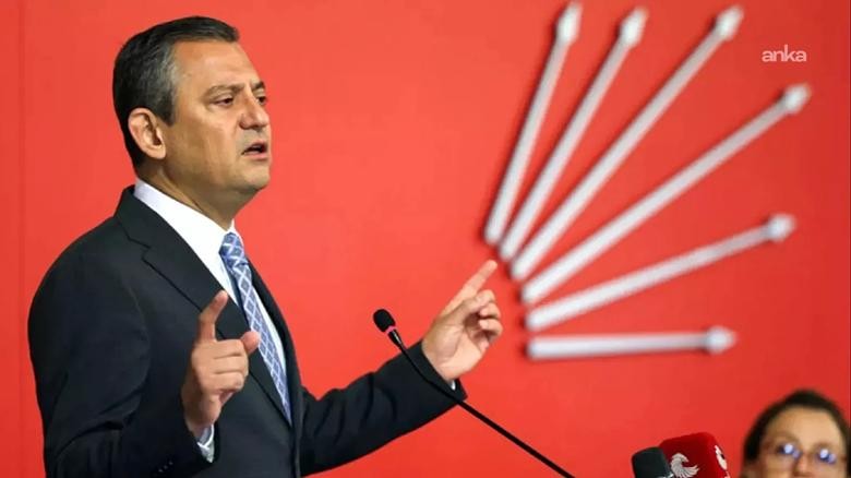 Özgür Özel: 