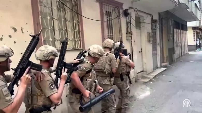 Terör Örgütü DEAŞ'a Yönelik 30 İldeki Operasyonlarda 119 Şüpheli Yakalandı