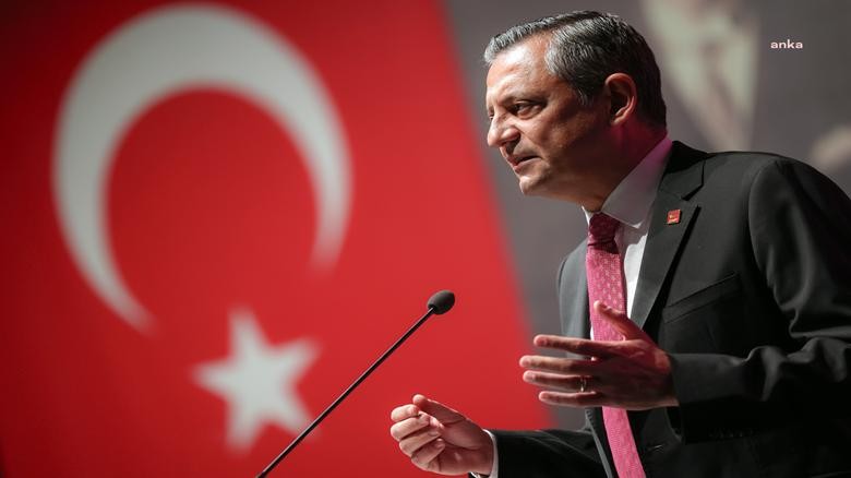 Özgür Özel: Biz Halkın Ümitlerini Köreltmek İstemedik, Geriye Bakarak Koşacak Değiliz
