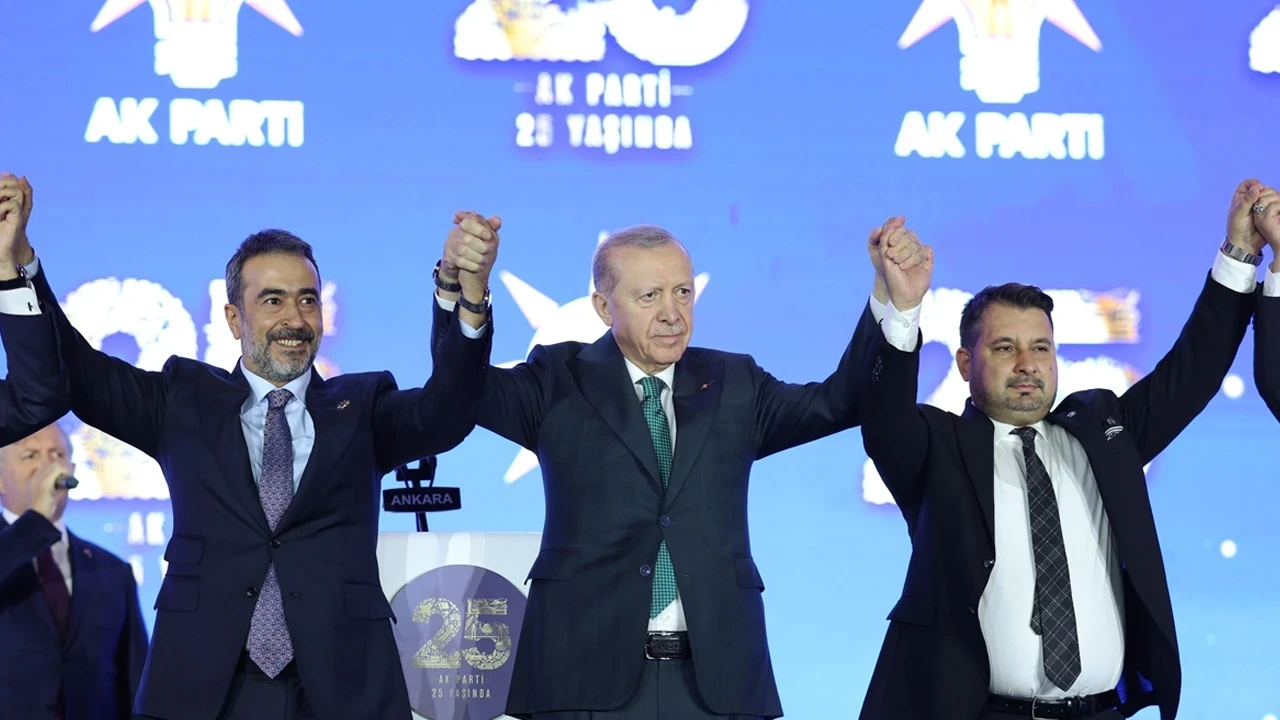 3 Milletvekili AK Parti'ye Katıldı