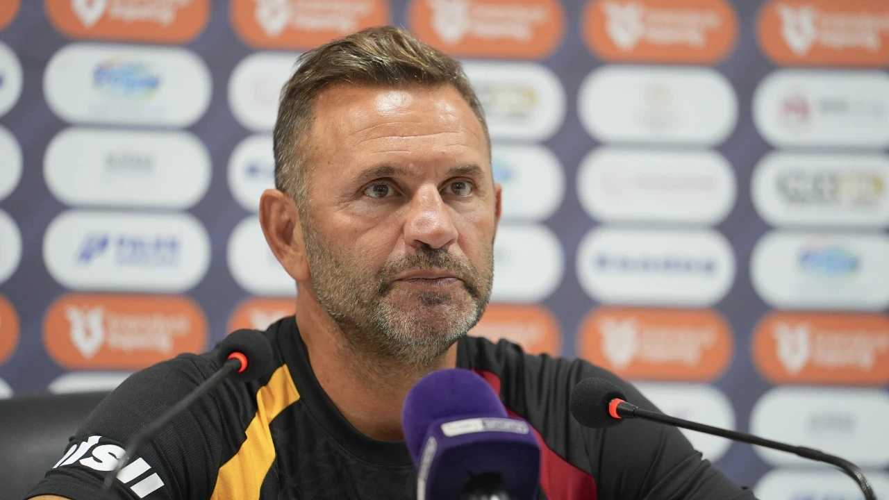 Galatasaray Teknik Direktörü Buruk: En az iki, belki üç transfer yapmayı düşünüyoruz