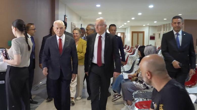 Başkent Üniversitesinde Kayıt Heyecanı. Prof. Haberal Kampüste İncelemelerde Bulund