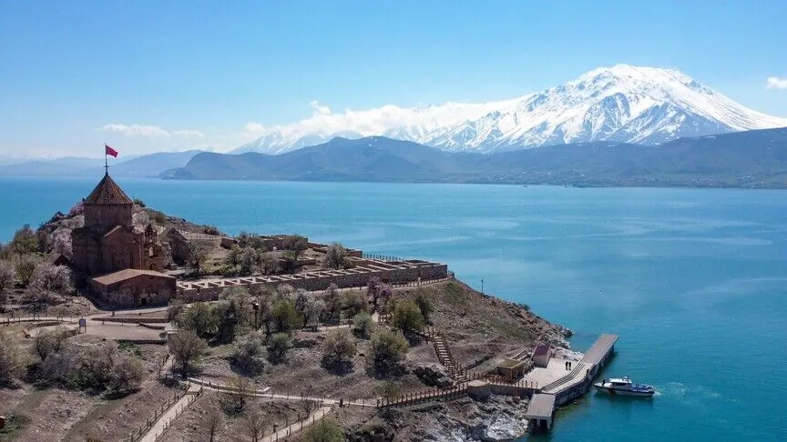 Van ile Bitlis sınırlarındaki alan 
