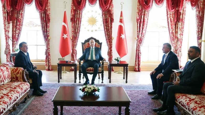 Cumhurbaşkanı Erdoğan, 4 Kulübün Başkanlarını ve Yöneticilerini Kabul Etti 