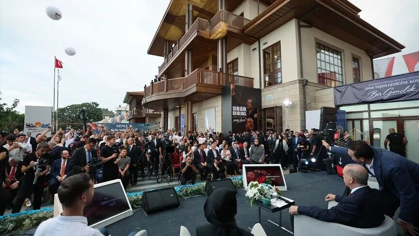 Cumhurbaşkanı Erdoğan: Coğrafyamızın savaşlarla boğuştuğu zorlu dönemde, milletimizi tehlikelerden uzak tuttuk