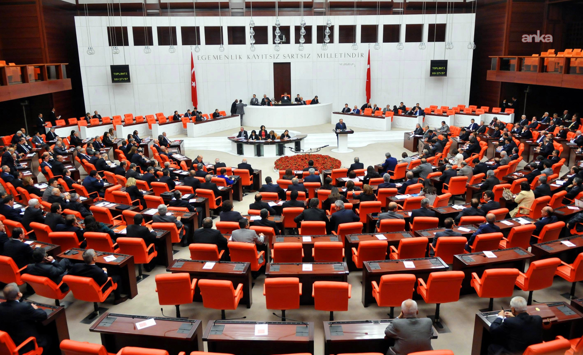 TBMM'de 28. Dönem 4. Yasama Yılı'nda 14 bin 878 yazılı soru önergesinin yalnızca 914'ü süresinde yanıtlandı