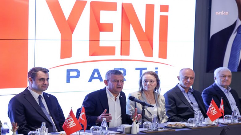 Özgür Özel: Bundan Sonra İzmir'in 10 Milletvekili Var, Bir Tanesi de Özgür Özel 