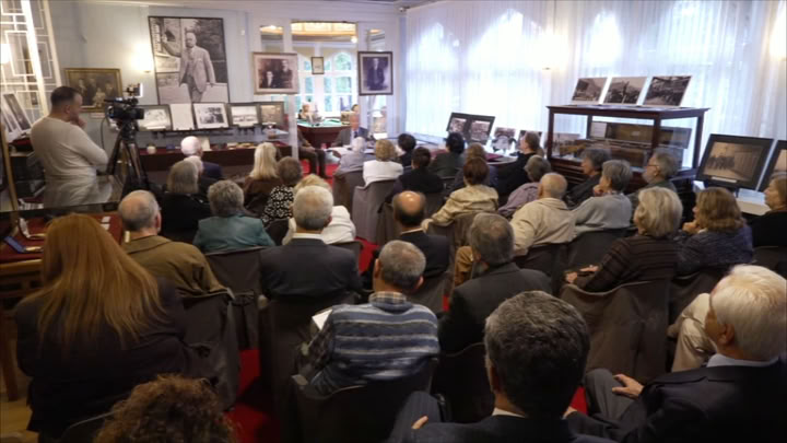 Pembe Köşk'te Tarihi Sergi. Prof. Haberal Çelenk Gönderdi