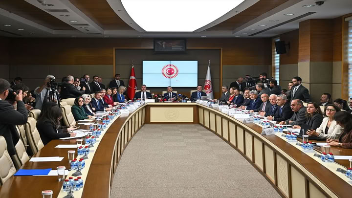 Mekke Anlaşması'nın onaylanmasının uygun bulunduğuna dair kanun teklifi TBMM Dışişleri Komisyonunda