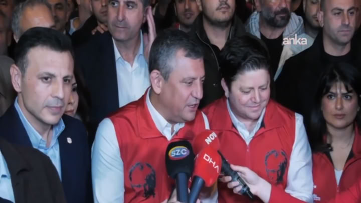 Özgür Özel, Kadıköy'deki Cumhuriyet Yürüyüşü öncesi konuştu: