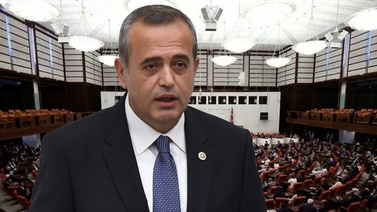 Ertuğrul Kaya, Deva'dan İstifa Etti